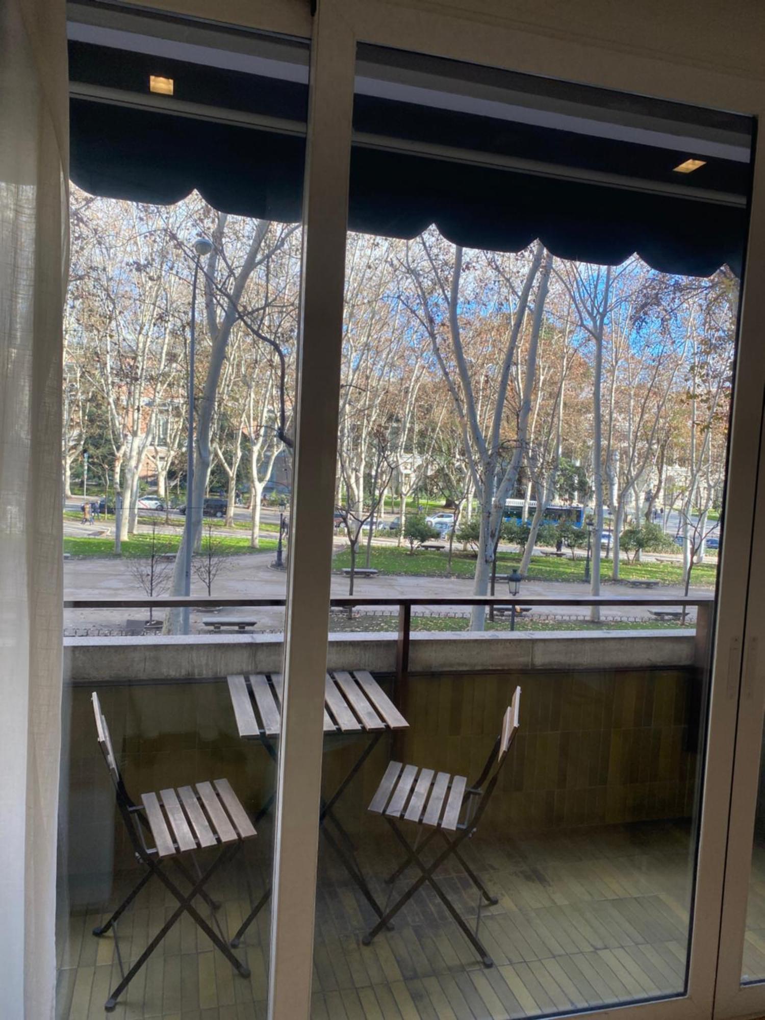 Апартаменты Lujoso Apto Paseo Del Prado Мадрид Экстерьер фото